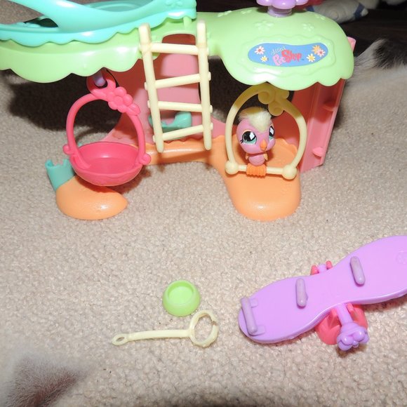 Littlest Pet Shop - Display & Play Pet Playground: - Picture 3 of 5